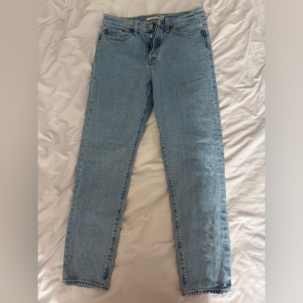 Levi's Wedgie Straight Jeans Size 28 Light Wash High Rise Button Fly Stretch